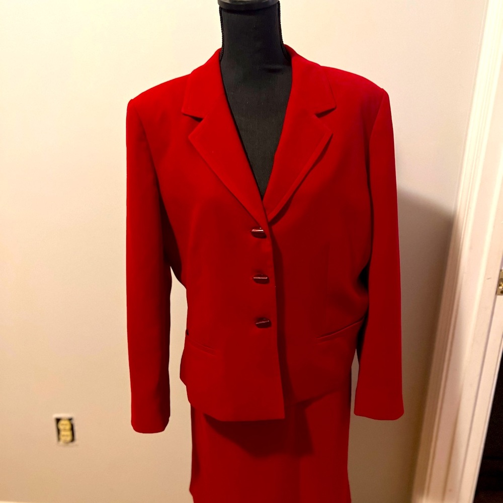 Red Le Suit size 16